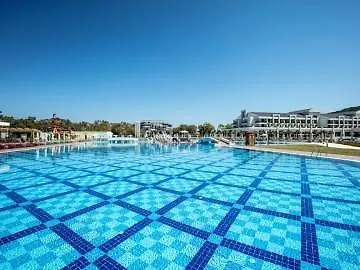 酒店 Korumar Ephesus Beach & Spa Resort 库萨达斯